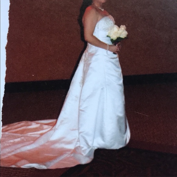 Davis Bridal Wedding Dress Gown - Picture 14 of 15